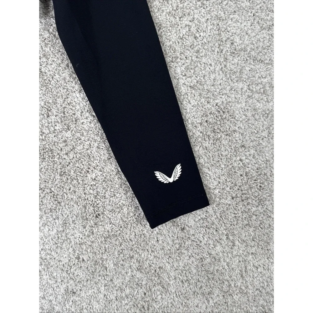 Castore SIRO Active Contour Cropped Gym Top Black Long Sleeve Medium‎
